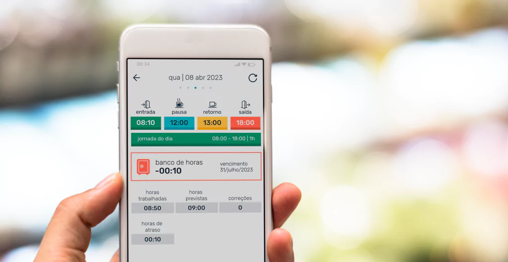 imagem de um celular com o aplicativo de controle de ponto da pontotel aberto